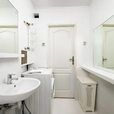 Dolina Sluzewiecka 3-bedroom Apartment Warsaw
